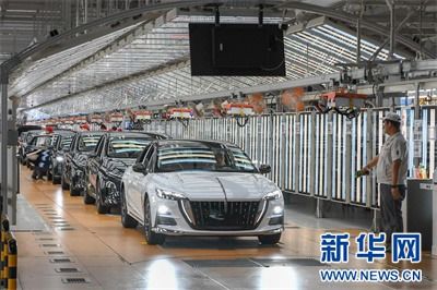 新華社100張照片告訴你,紅旗車何以成為國人驕傲