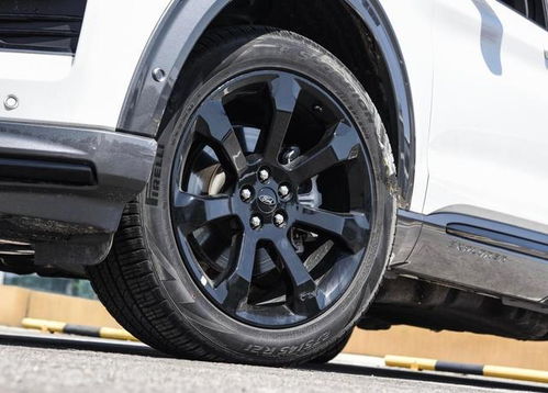 加92號油的 實力派 ,6 7座布局,后驅 276馬力,車寬2004mm