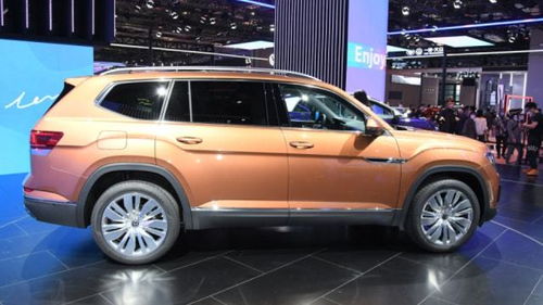 1米7擠進第三排略小,想買領克09,真會被空間勸退